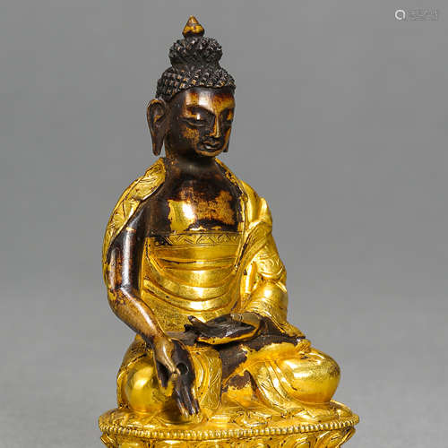 CHINESE GILT BRONZE BUDDHA, QING DYNASTY