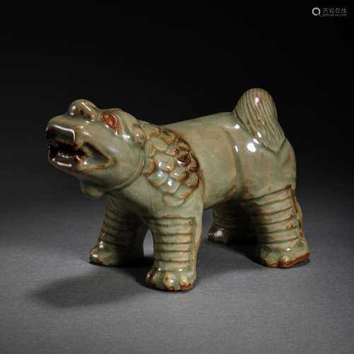 LONGQUAN WARE GREEN GLAZED LION STATUE, SOUTHERN SONG DYNAST...