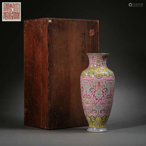 CHINESE PASTEL VASE, QIANLONG PERIOD, QING DYNASTY