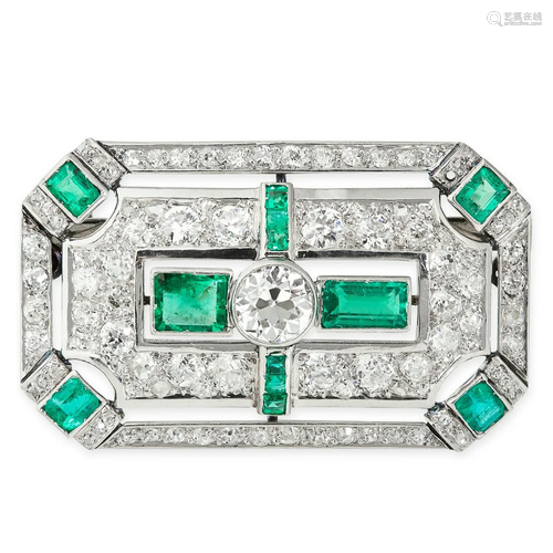 AN ART DECO DIAMOND AND EMERALD BROOCH, CIRCA 1930 in