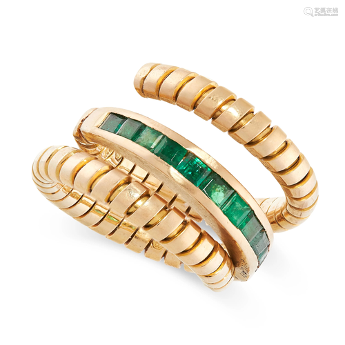 AN EMERALD TUBOGAS RING, BULGARI in 18ct yellow gold,