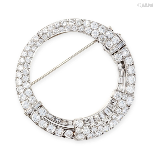 AN ART DECO DIAMOND BROOCH / CLIP, VAN CLEEF & ARPELS,