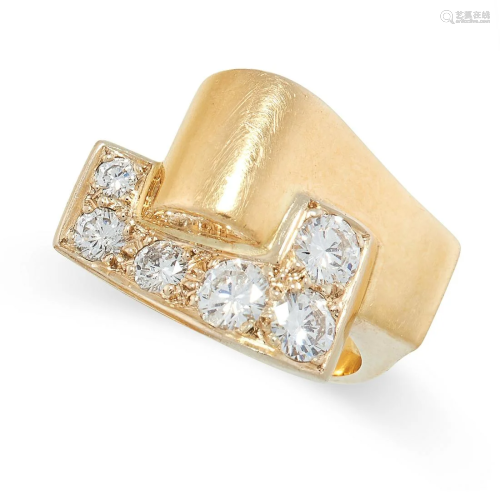 A VINTAGE FRENCH DIAMOND RING, CIRCA 1940 in 18ct