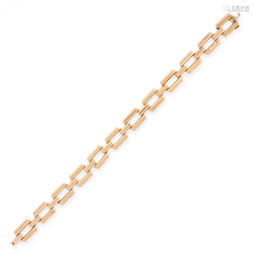 A VINTAGE FANCY LINK BRACELET, GEORGES LENFANT in 18ct