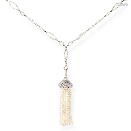 AN ART DECO PEARL TASSEL PENDANT NECKLACE in 18ct white