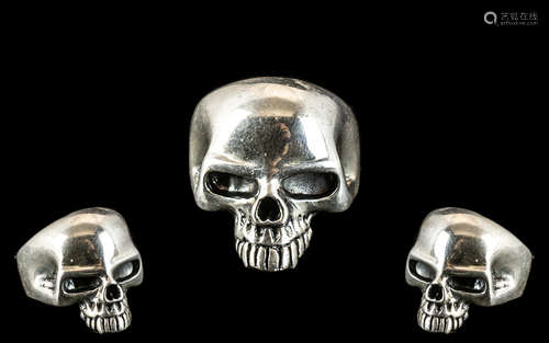 Large and Impressive Skull Ring, very well detailed througho...