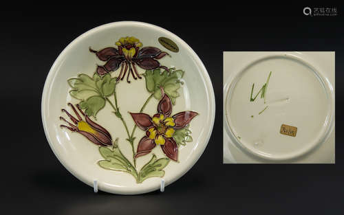 Moorcroft Pottery Shallow Dish Columbine Pattern. Cream grou...