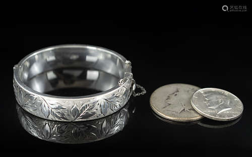 Silver Hinged Bangle, engraved floral decoration to front, f...