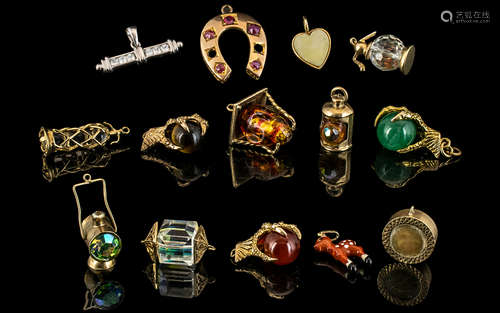 An Excellent Collection of Assorted Vintage and Antique Peri...