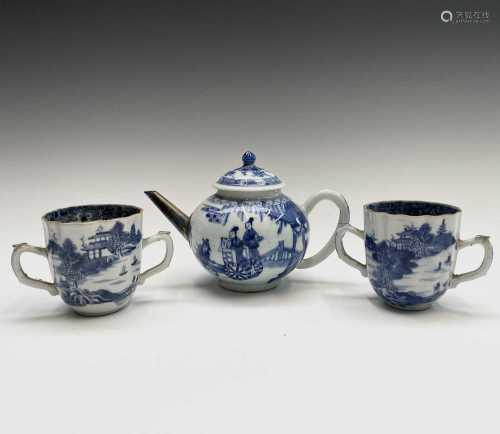 A Chinese Export porcelain blue and white teapot, 18th centu...