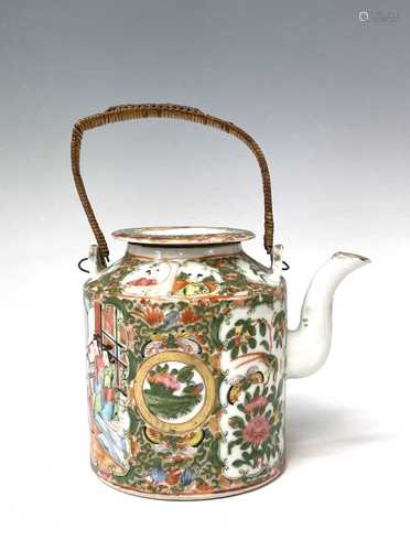 A Chinese Canton porcelain teapot, 19th century, height 13cm...