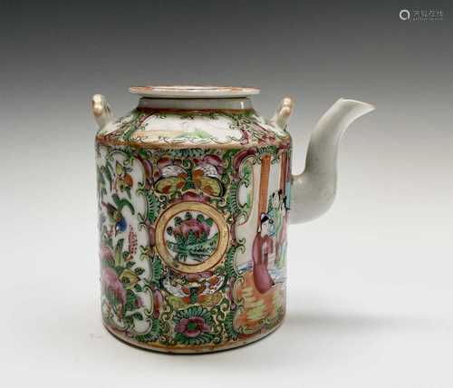 A Chinese Canton porcelain teapot, 19th century, height 12cm...