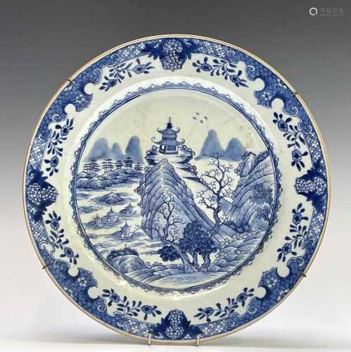 A large Chinese porcelain blue and white charger, Qianlong (...