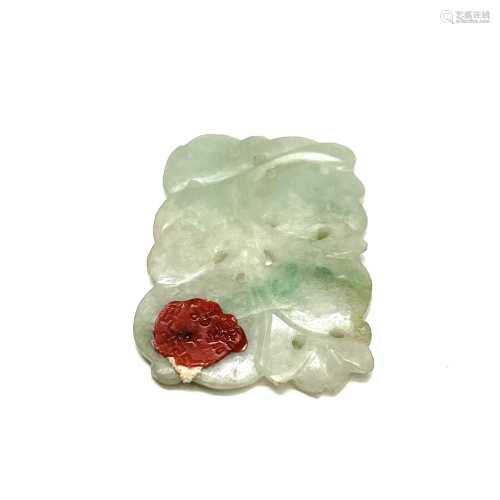 A Chinese carved jade pendant, 4.5 x 3cm.