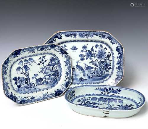 A Chinese Export porcelain blue and white oval dish, height ...