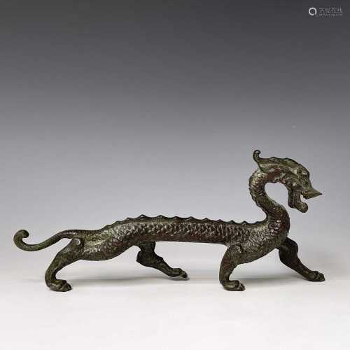 A Chinese bronze figure of a dragon, 20th century, length 31...