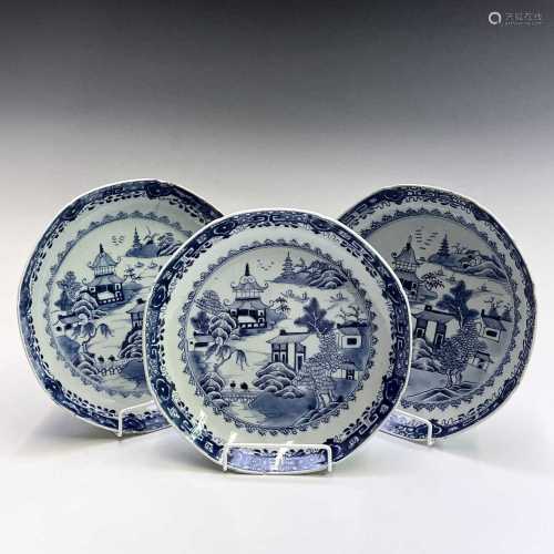 A set of three Chinese Export porcelain blue and white dishe...