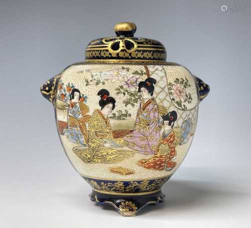 A Japanese Satsuma pot pourri, circa 1900, height 10cm, widt...