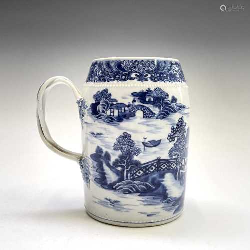 A Chinese Export porcelain blue and white mug, Qianlong Peri...