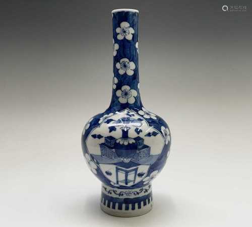 A Chinese porcelain blue and white vase, Kangxi six characte...