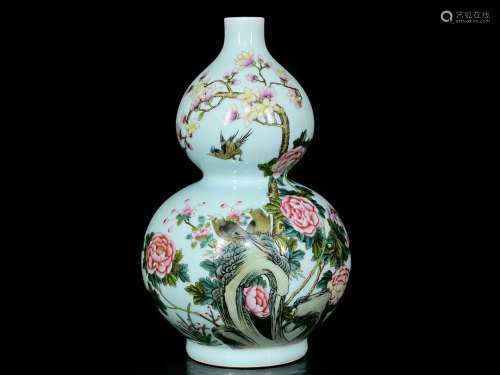 Qing Yongzheng pink flower bird pattern gourd bottle