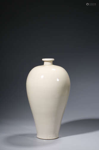 A Ding Ware Meiping Vase