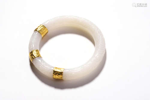 An Inlaid Jade Bangle