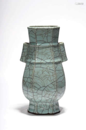 A Ge Type Octagonal Vase