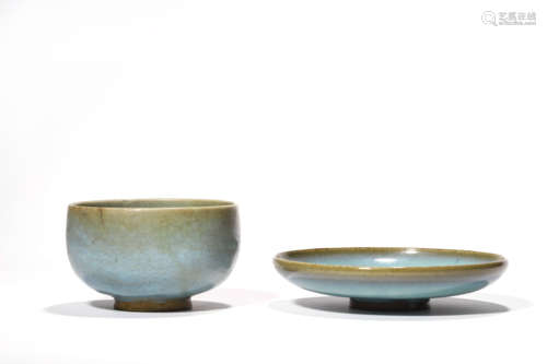 A Set Of Two Lujun Glaze Dish And Alms Bowl