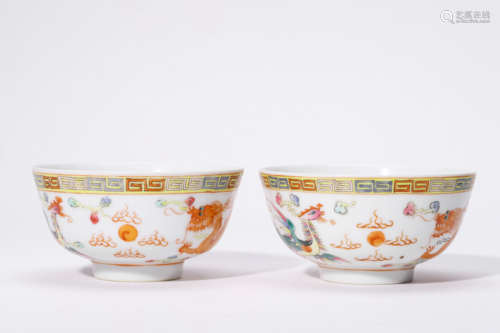 A Pair Of Famille Rose Dragon And Phoenix Bowls