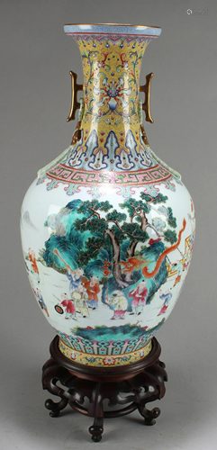 Chinese Famille Rose Porcelain Vase