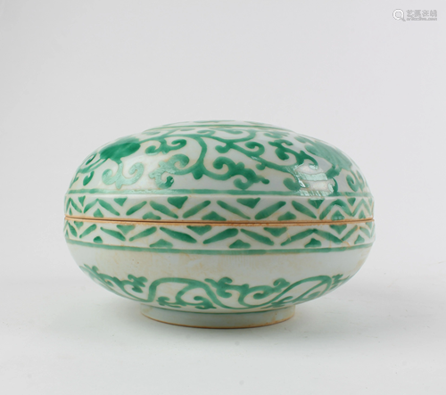 Chinese Porcelain Round Container