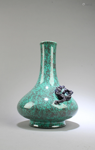 Chinese Dual Color Vase