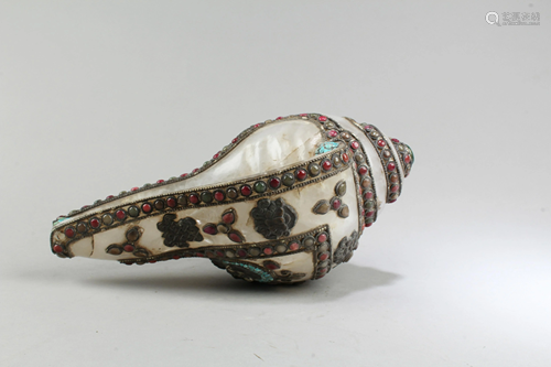 A Shell-Shaped Crystal Ornament