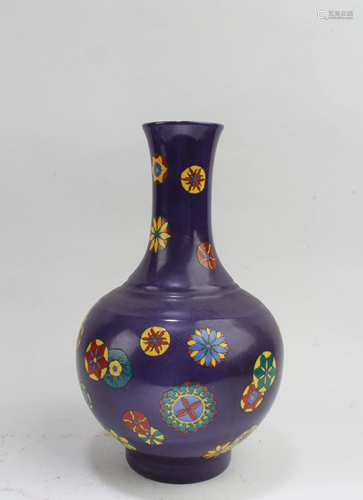 Chinese Porcelain Vase