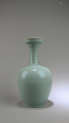 Chinese Ruyao Vase