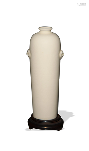 Chinese Blanc de Chine Vase, 17-18th Century