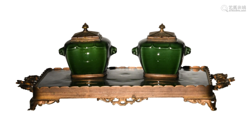 Chinese Green Glazed Inkwell, Late 19th Century