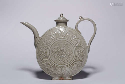 Republic of China Period, Hutian Kiln Green and White Glaze ...