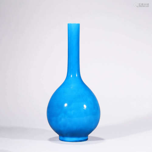 A Chinese Porcelain Blue-Glazed Vase