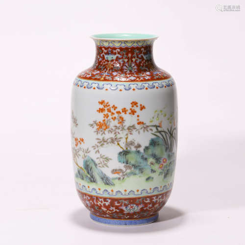 A Chinese Porcelain Famille-Rose Floral Pattern Vase