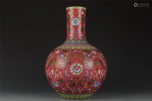 Old stock Qing dynasty carmine globular vase