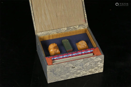 Old stock,a set of shoushan stone seals