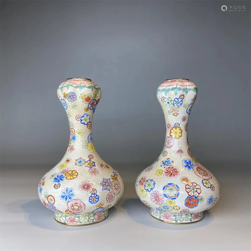 Old Stock,a pair of famille-rose double gourd vases