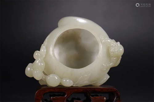 Old stock,hetian jade writing-brush washer