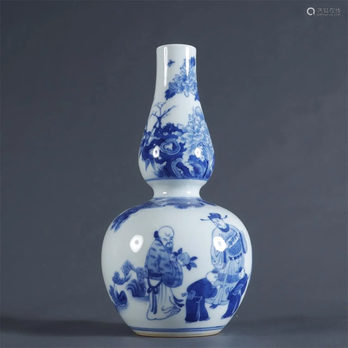 Qing Dynasty blue and white vase