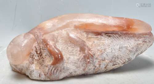 CHINESE / ORIENTAL CARVED HARDSTONE FIGURE OF A LIZARD.