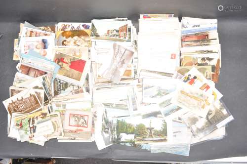 POSTCARDS - LARGE COLLECTION OF ASSORTED CARDS