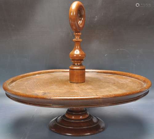 20TH CENTURY WOODEN LAZY SUSAN / REVOLVING CAKE STAND