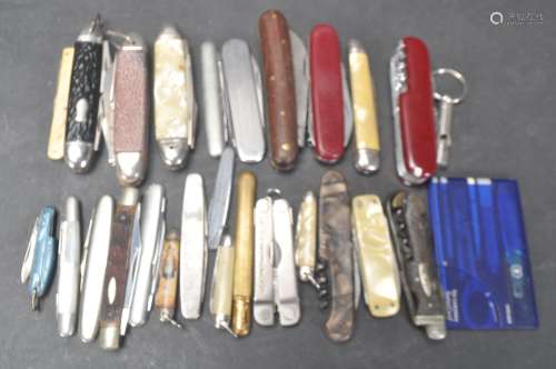 COLLECTION OF VINTAGE 20TH CENTURY PEN KNIVES